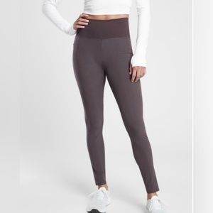 042 ATHLETA Quest Hybrid Tight size 2